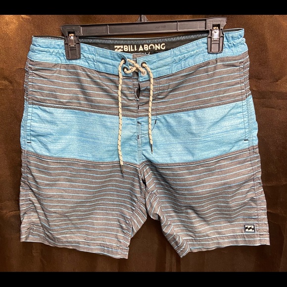 Billabong Lo Tide Board Shorts/Swim Trunks